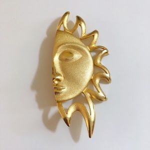 Half Sun Face Brooch 🌞